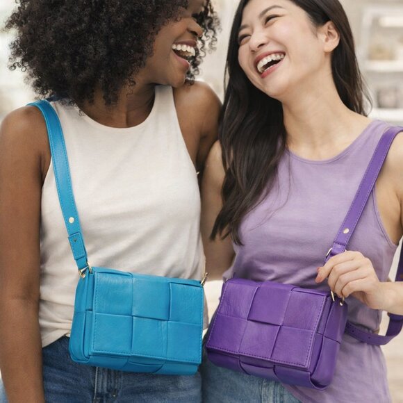 Bottega Venetta Blue Cassette Calskin Leather Shoulder Bag in Pool Blue - Picture 2 of 9